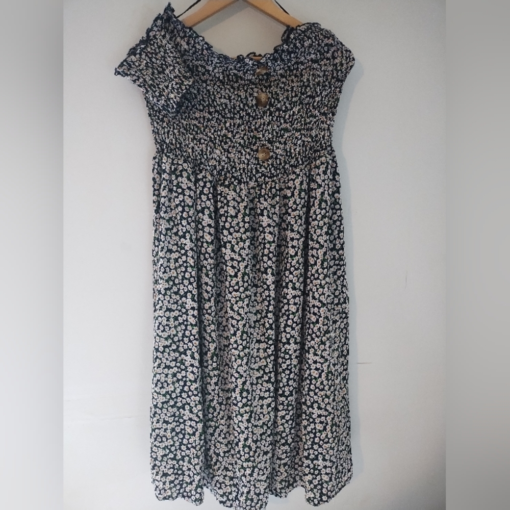 Boutique Off The Shoulder Smocked Ditsy Floral Maxi Dress Sz L NWT
